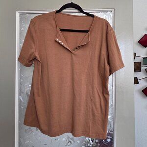 Brown top w/faux buttons - size XL
